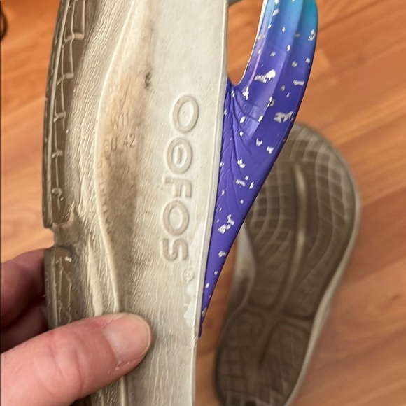Oofos Recovery Sandals Women's Gradient Flip Flops - Size 11/ 42 - Picture 5 of 6